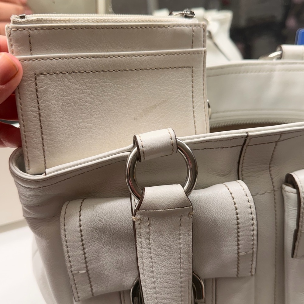 Coach White Leather Shoulder Bag With Coin Purse - Picture 5 of 5